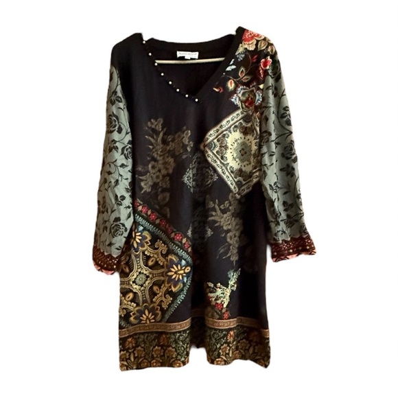 NorthStyle Black and Gold V-Neck Dress - Picture 2 of 5